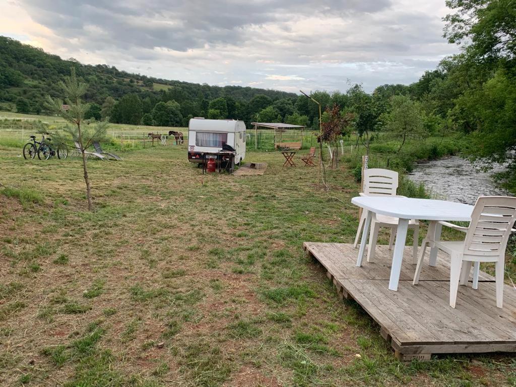 Ubytování v karavanu Bzany Exterior foto