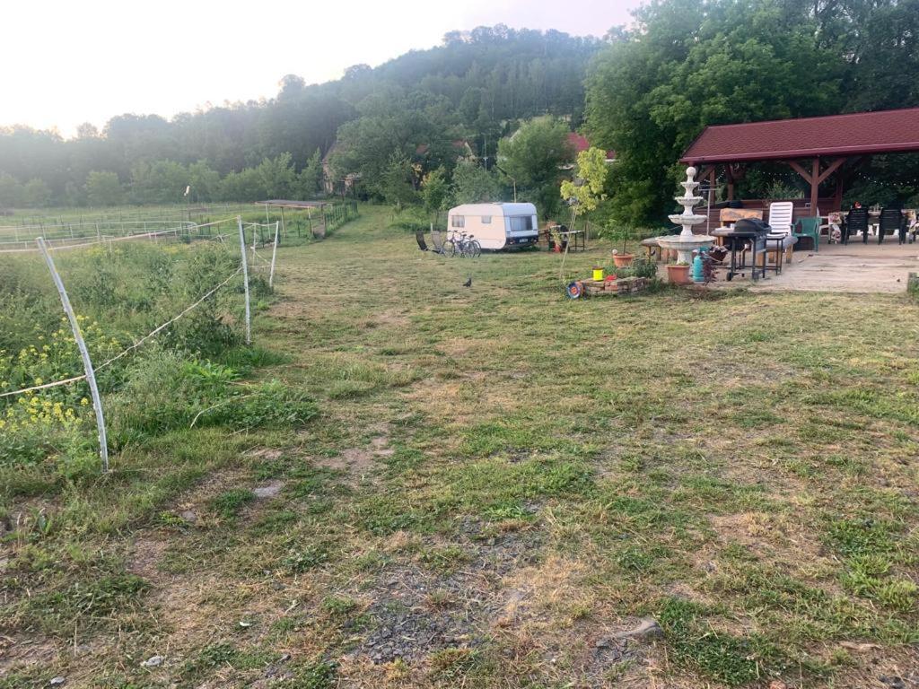 Ubytování v karavanu Bzany Exterior foto